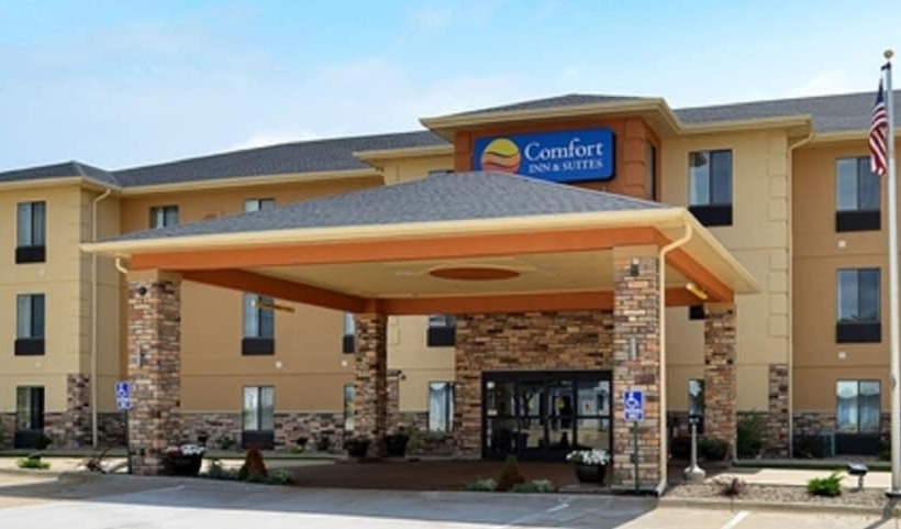 호텔 Comfort Inn & Suites Cedar Rapids North  Collins Road