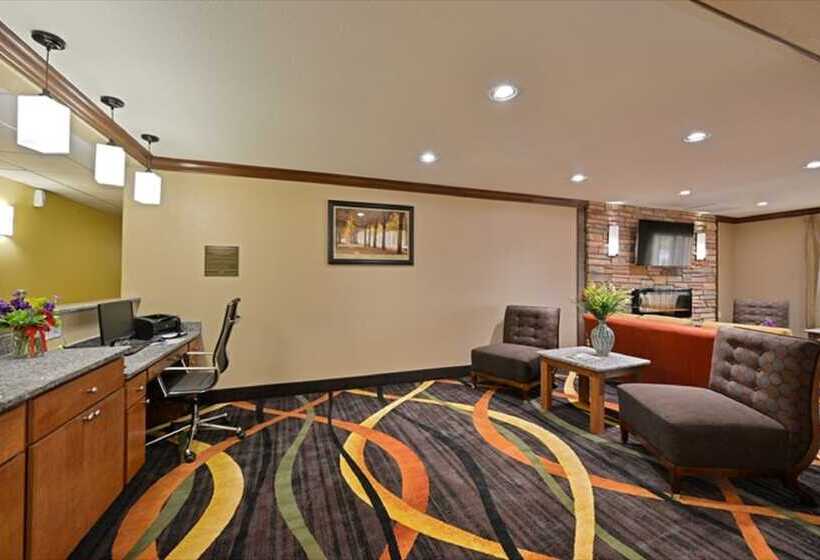בית מלון כפרי Comfort Inn & Suites Cedar Rapids North  Collins Road