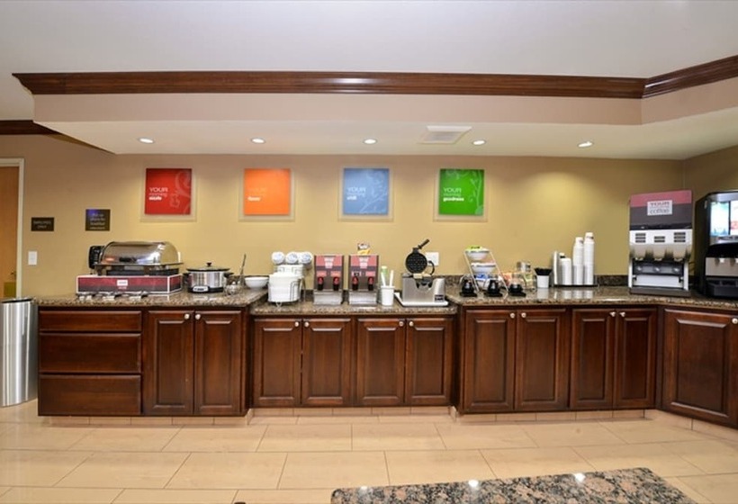 ホテル Comfort Inn & Suites Cedar Rapids North  Collins Road