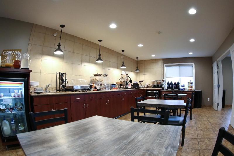 Grandstay Hotel & Suites Perham