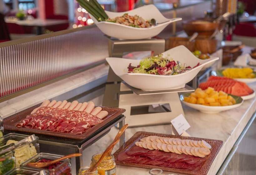 Отель Eclat Beijing