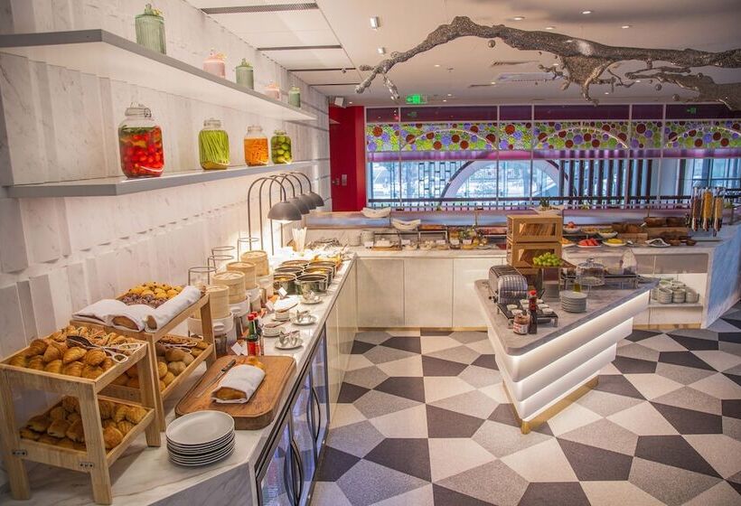 Отель Eclat Beijing