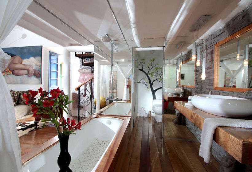 בית מלון כפרי Fallen Angel