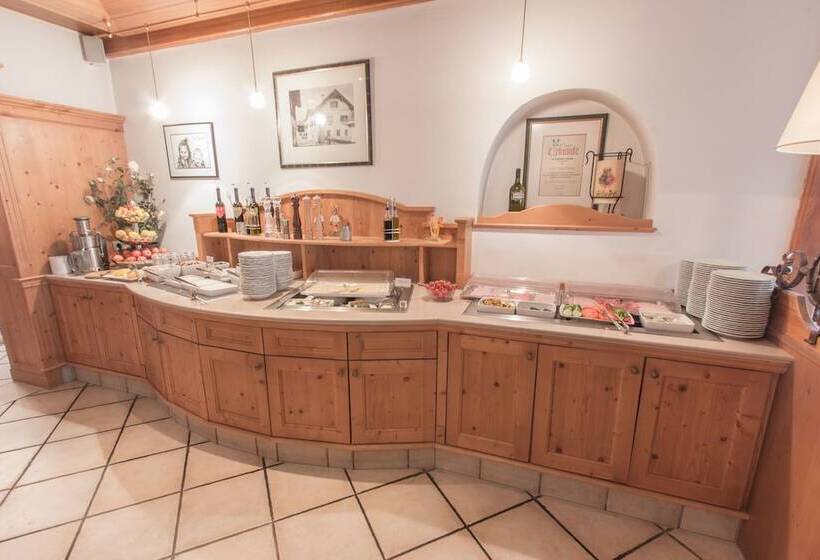 Отель Resl Resort