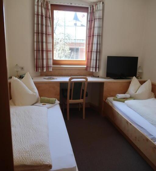 בית מלון כפרי Garni Löwen