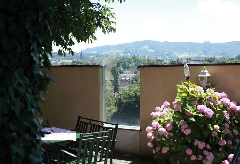 Hotelli Gasthof Pöchhacker