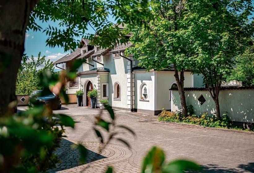 Hotelli Gasthof Pöchhacker