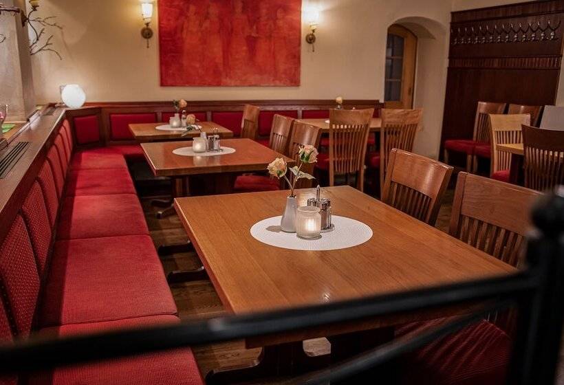 Hotelli Gasthof Pöchhacker