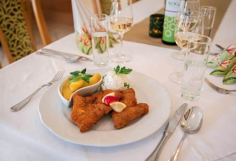 Hotelli Gasthof Pöchhacker