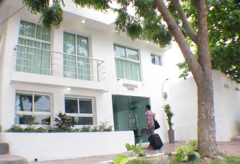 Отель Golden House