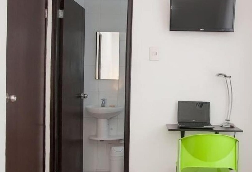 Отель Golden House