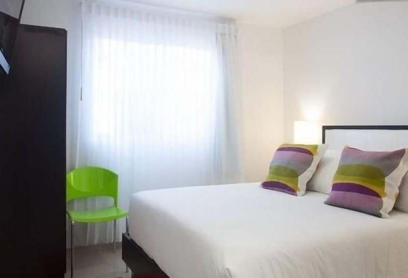 Отель Golden House