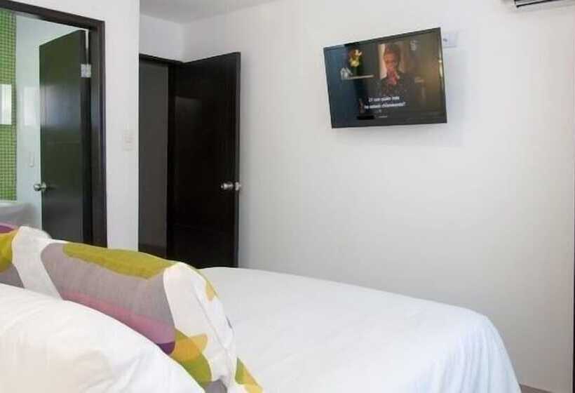 Отель Golden House