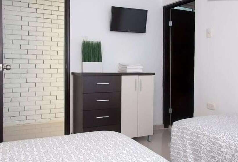 Отель Golden House