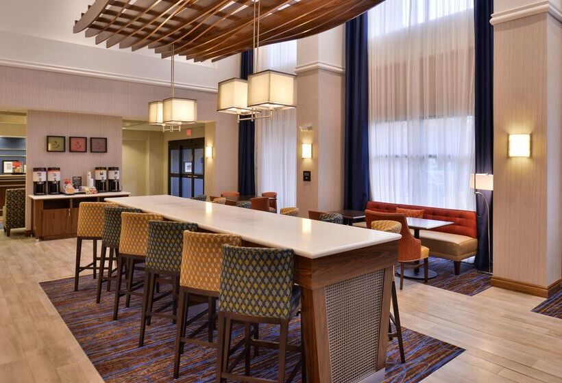 ホテル Hampton Inn & Suites Ann Arbor West