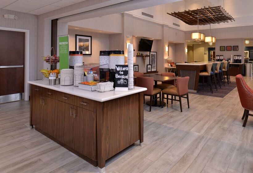 هتل Hampton Inn & Suites Ann Arbor West