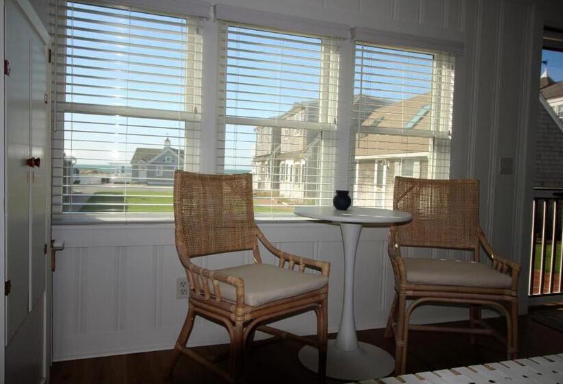 فندق Inn On The Beach