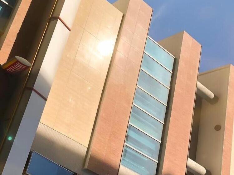 호텔 Kompleksi Arifi