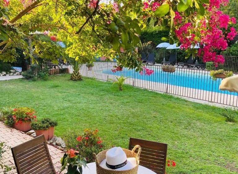 בית מלון כפרי Logis La Bastide Des Golfs