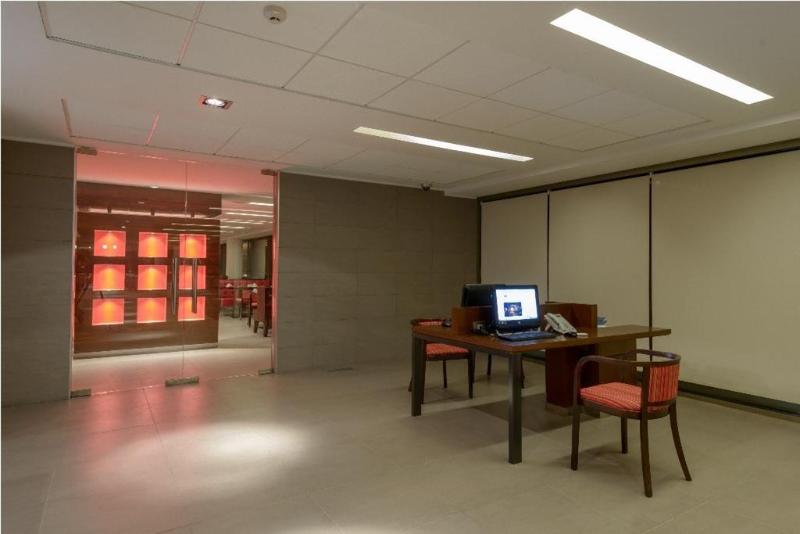 فندق Abba Presidente Suites Santiago