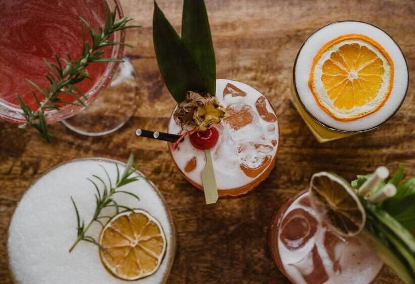 בית מלון כפרי Six Degrees Boutique