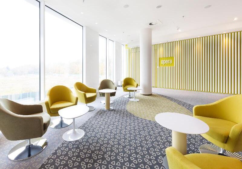 Sound Garden Hotel Airport