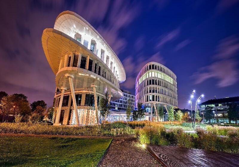 Sound Garden Hotel Airport