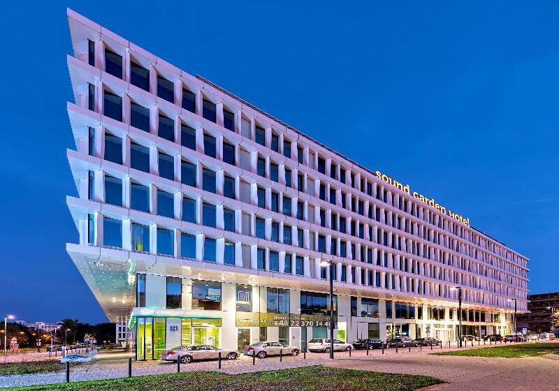 Sound Garden Hotel Airport