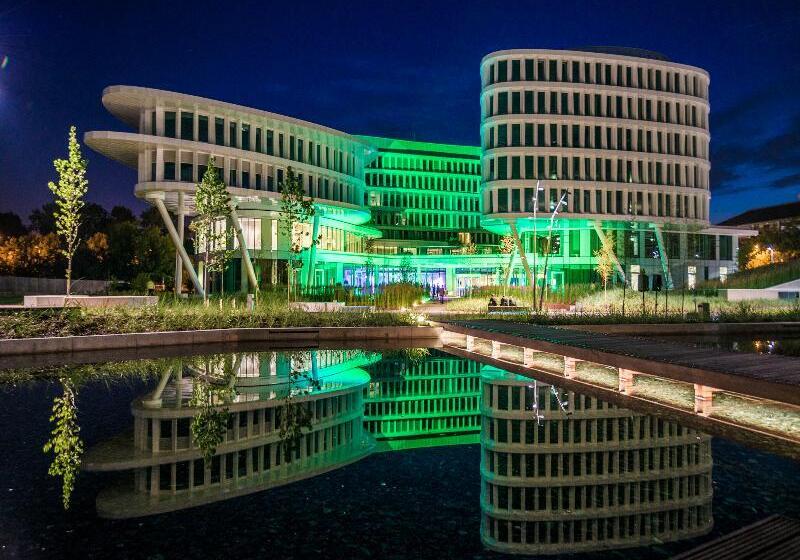 Sound Garden Hotel Airport