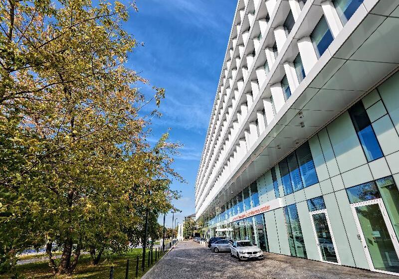 Sound Garden Hotel Airport