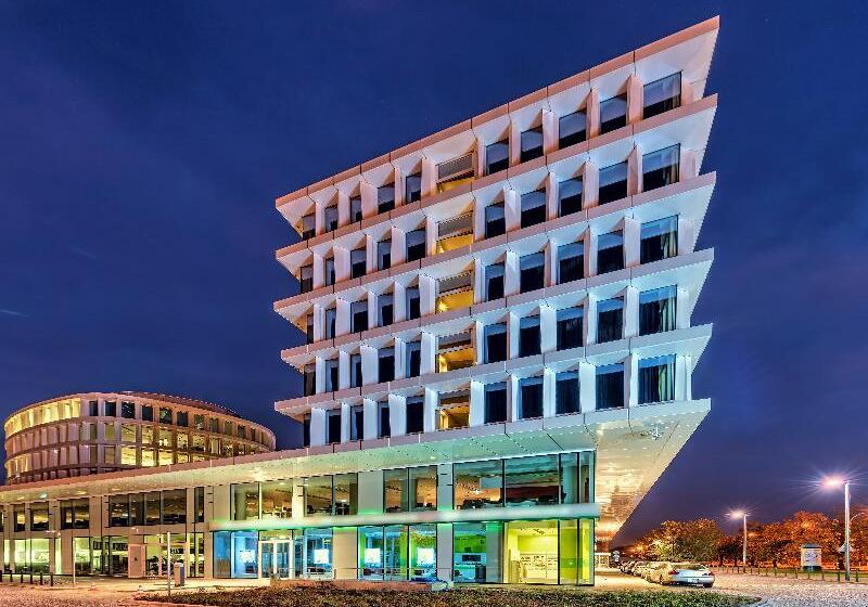 Sound Garden Hotel Airport