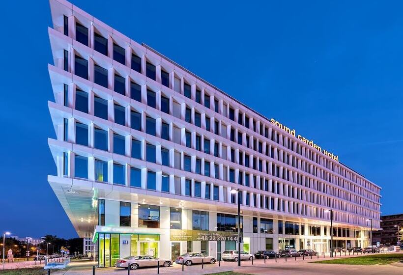 Sound Garden Hotel Airport
