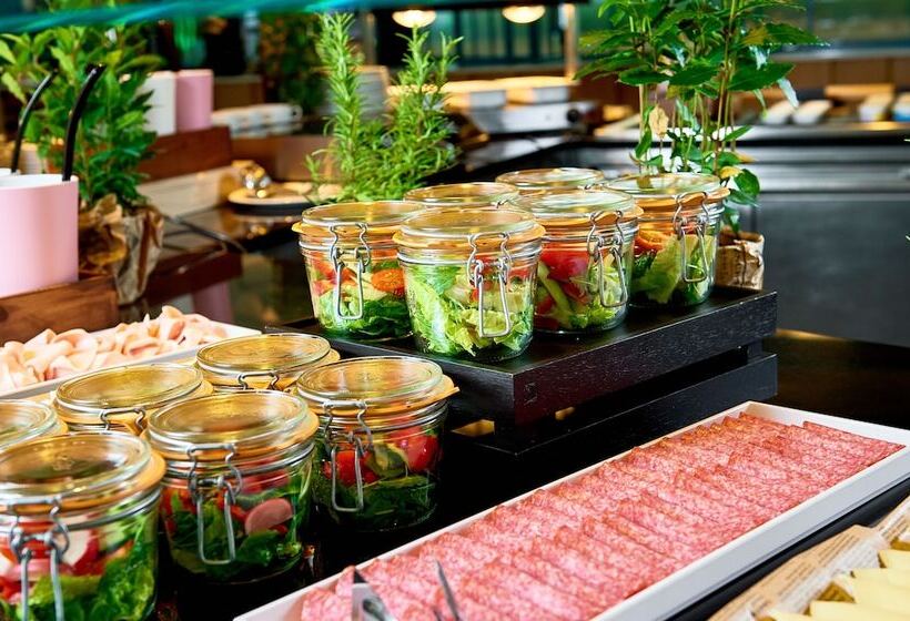 Sound Garden Hotel Airport