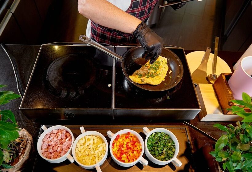 Sound Garden Hotel Airport