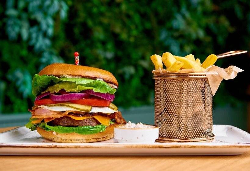 Sound Garden Hotel Airport