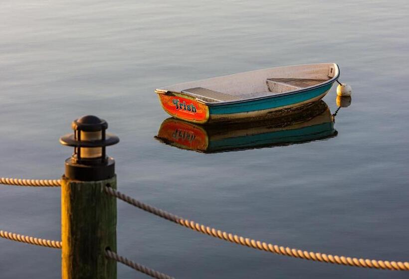 Отель The Waterfront Inn