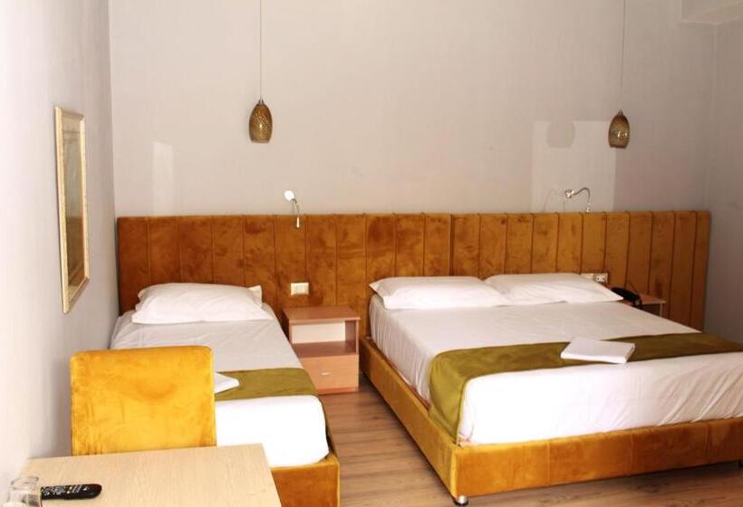 فندق Theranda Boutique