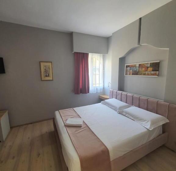 فندق Theranda Boutique