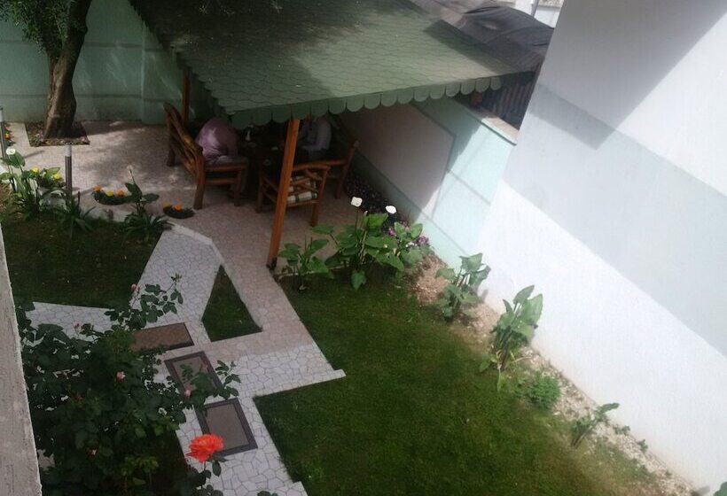 فندق Theranda Boutique