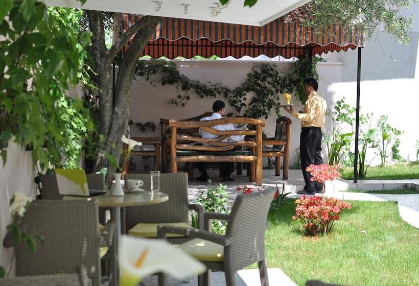 فندق Theranda Boutique