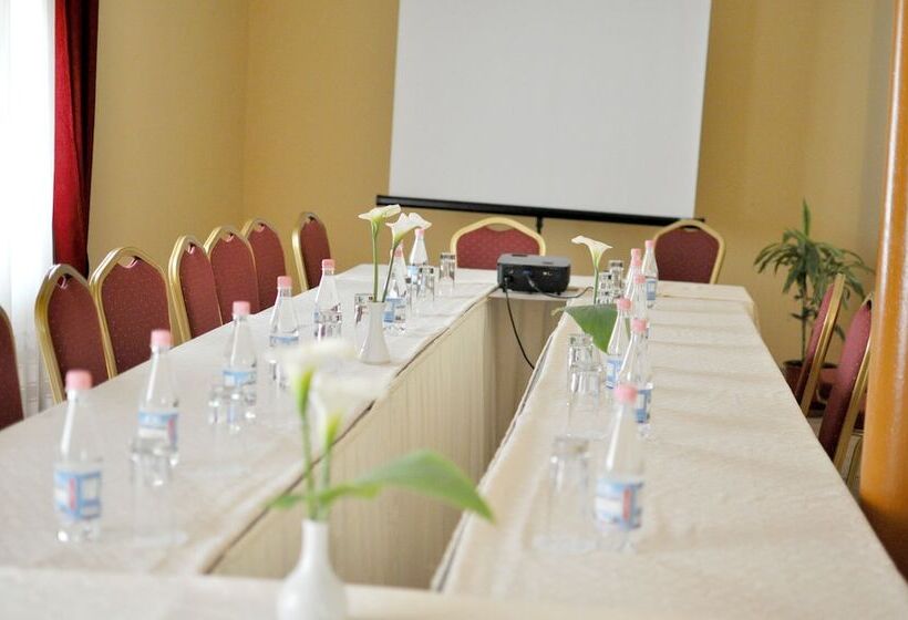 فندق Theranda Boutique