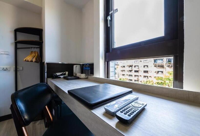 Hub Hotel   Songshan Airport Branch