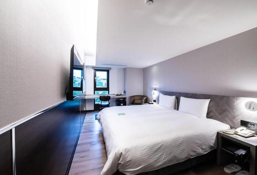 Hub Hotel   Songshan Airport Branch