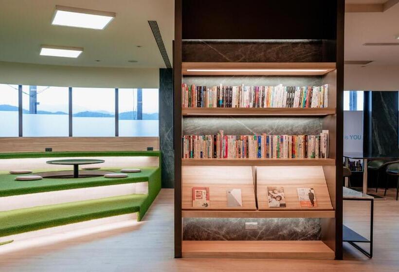 Hub Hotel   Songshan Airport Branch