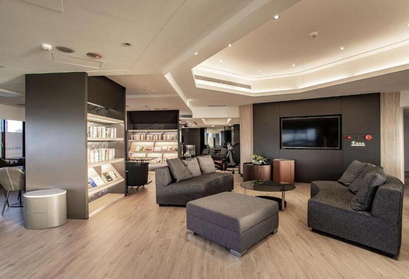 Hub Hotel   Songshan Airport Branch