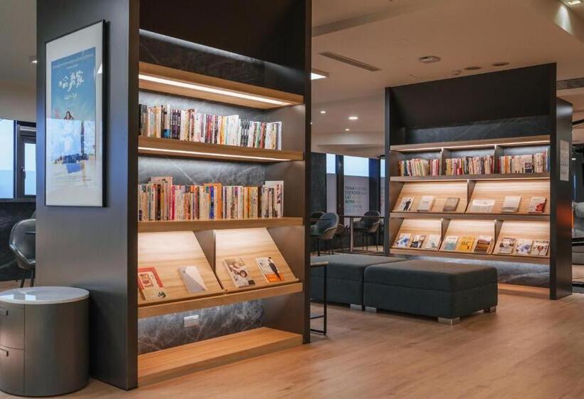 Hub Hotel   Songshan Airport Branch