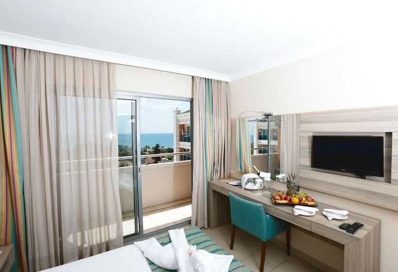 Insula Resort & Spa   All Inclusive