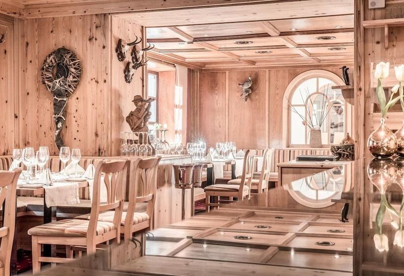 Josl Mountain Lounging Hotel Adults Only!