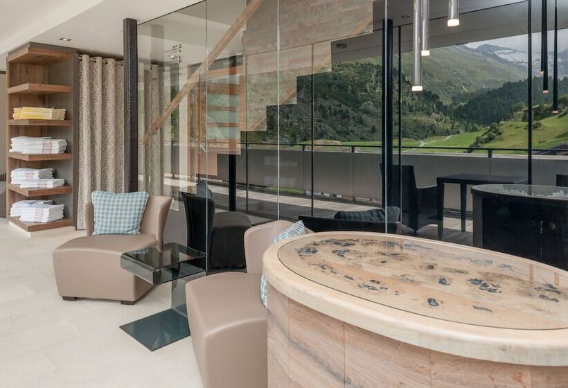 Josl Mountain Lounging Hotel Adults Only!