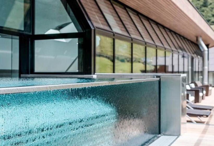 Josl Mountain Lounging Hotel Adults Only!